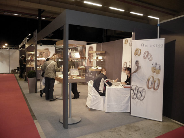 Presentatie van Juwelier John Borbouse uit Bois-de-Villers op trouwbeurs in Namen (Belgi�)